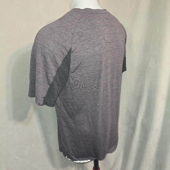 lululemon athletica | Shirts | Lululemon switchback Short Sleeve V-neck Men's XL - Picture 3 of 9